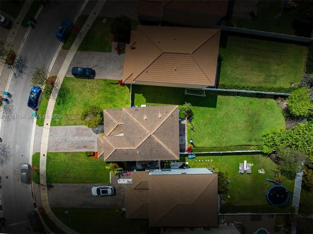 901 NE 191st St, Miami, FL 33179