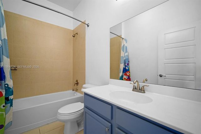 901 NE 191st St, Miami, FL 33179