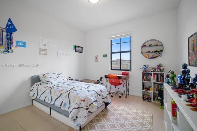 901 NE 191st St, Miami, FL 33179