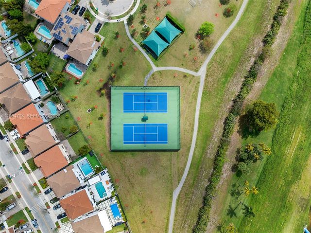 901 NE 191st St, Miami, FL 33179