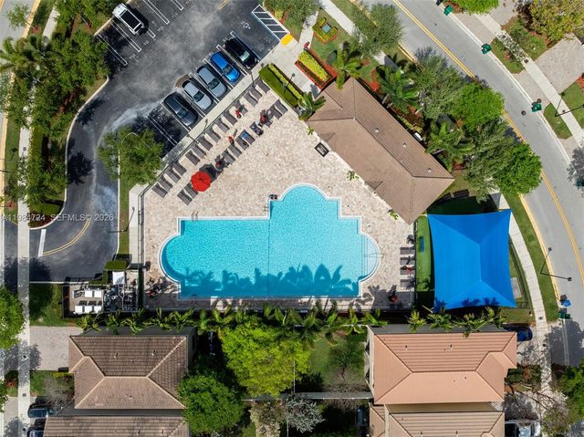 901 NE 191st St, Miami, FL 33179