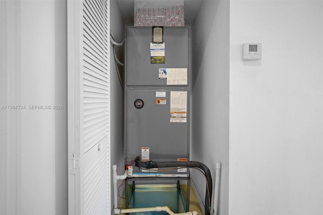 901 NE 191st St, Miami, FL 33179