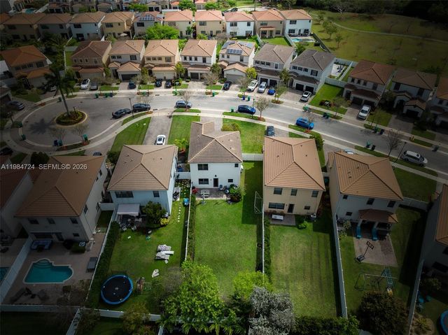 901 NE 191st St, Miami, FL 33179