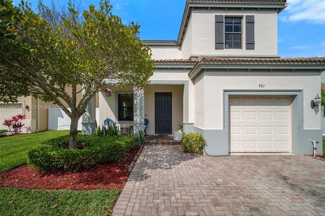 901 NE 191st St, Miami, FL 33179