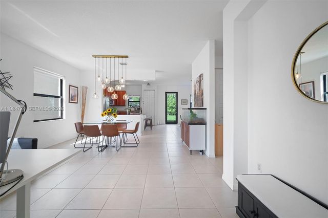 901 NE 191st St, Miami, FL 33179