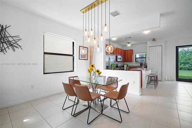 901 NE 191st St, Miami, FL 33179