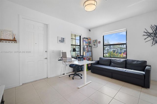 901 NE 191st St, Miami, FL 33179