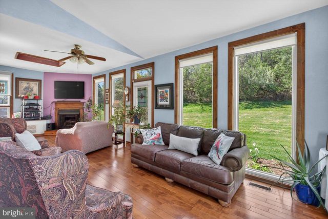 143 SCHEFFER GAP RD, Maurertown, VA 22644