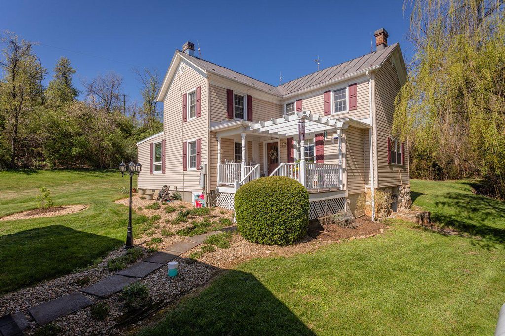 143 SCHEFFER GAP RD, Maurertown, VA 22644