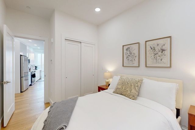 38 Hichborn 406, Boston, MA 02135