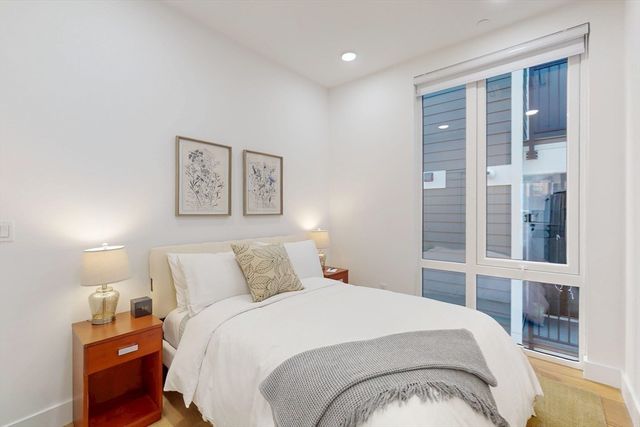 38 Hichborn 406, Boston, MA 02135