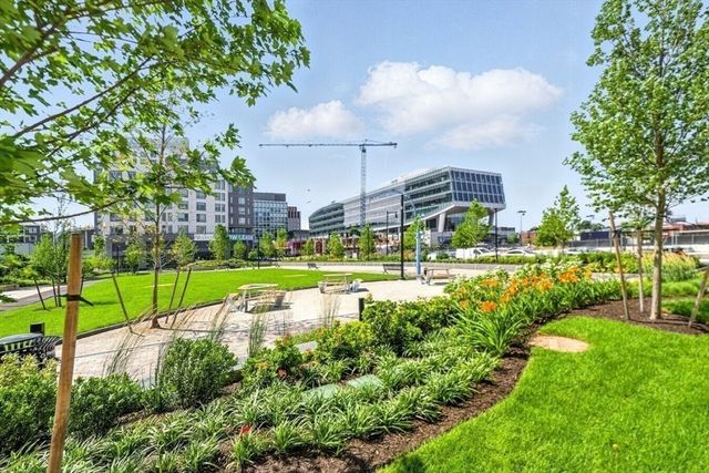 38 Hichborn 406, Boston, MA 02135