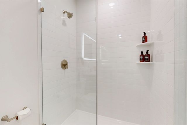 38 Hichborn 406, Boston, MA 02135