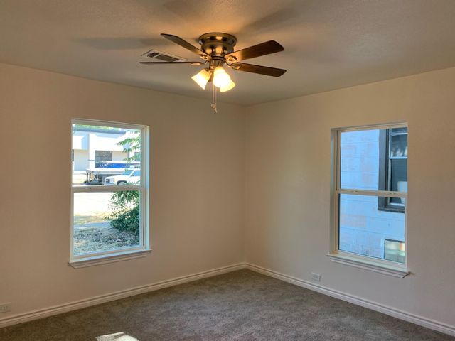 820 W Crawford Street, Denison, TX 75020