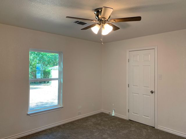 820 W Crawford Street, Denison, TX 75020