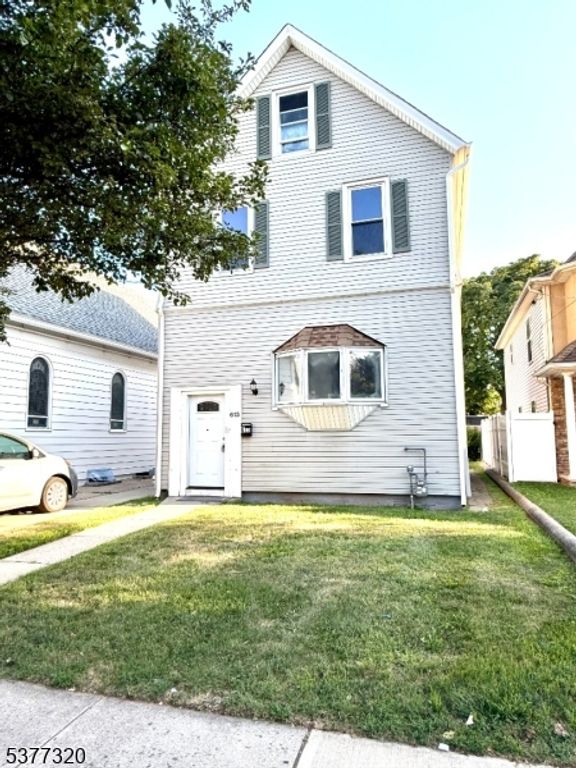 613 Roosevelt Ave, Carteret Boro, NJ 07008