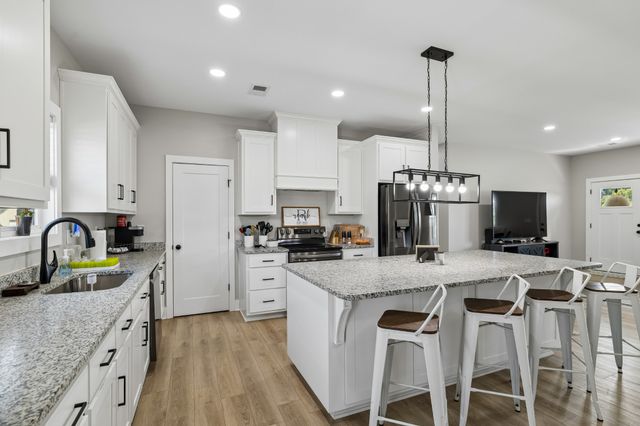4353 New Harmony Rd, Hartsville, TN 37074