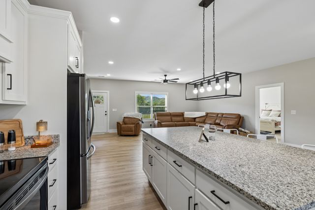 4353 New Harmony Rd, Hartsville, TN 37074