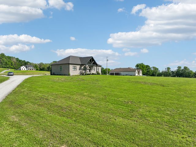 4353 New Harmony Rd, Hartsville, TN 37074