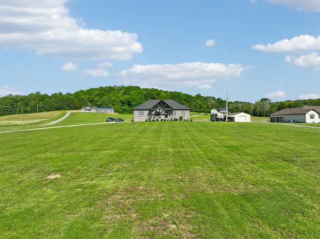 4353 New Harmony Rd, Hartsville, TN 37074