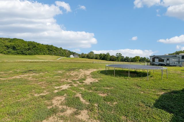 4353 New Harmony Rd, Hartsville, TN 37074