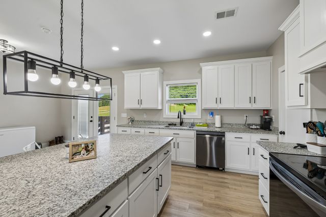 4353 New Harmony Rd, Hartsville, TN 37074