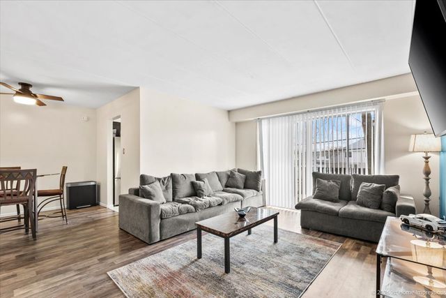 5202 Midlothian Turnpike 107, Crestwood, IL 60418