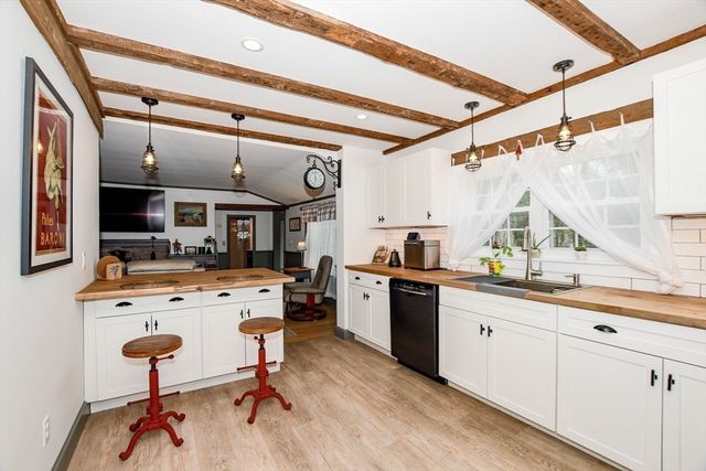 586-A Front Street, Marion, MA 02738