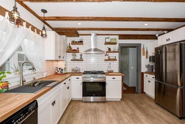 586-A Front Street, Marion, MA 02738