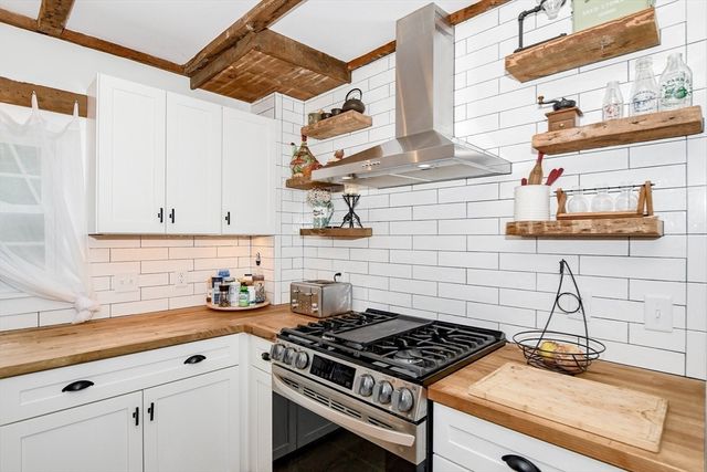 586-A Front Street, Marion, MA 02738