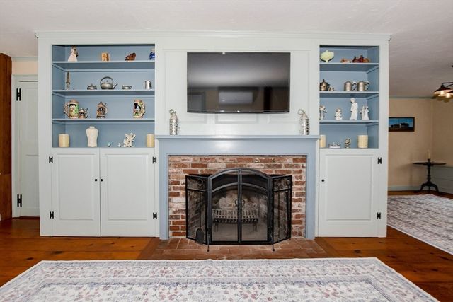 586-A Front Street, Marion, MA 02738