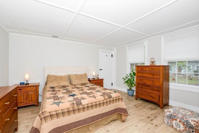 586-A Front Street, Marion, MA 02738