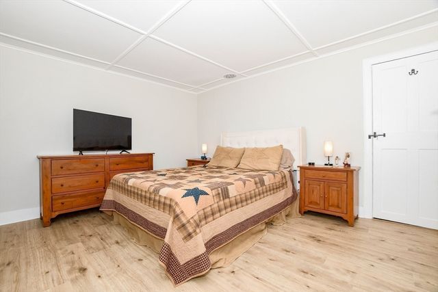 586-A Front Street, Marion, MA 02738