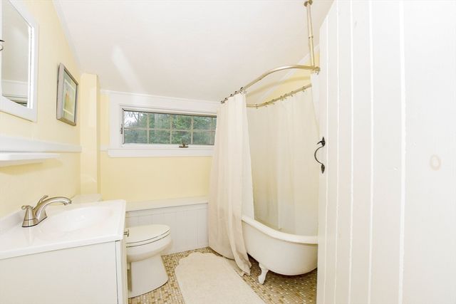 586-A Front Street, Marion, MA 02738