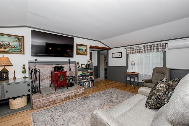 586-A Front Street, Marion, MA 02738