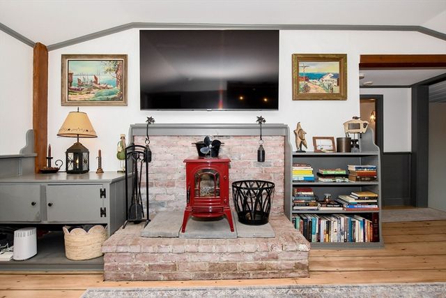 586-A Front Street, Marion, MA 02738