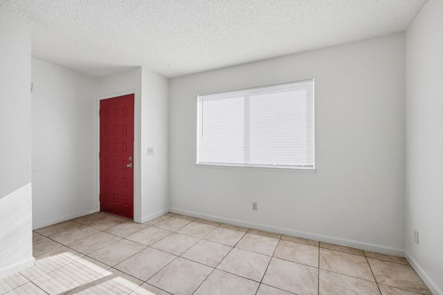 2532 W Chestnut Court, Visalia, CA 93277