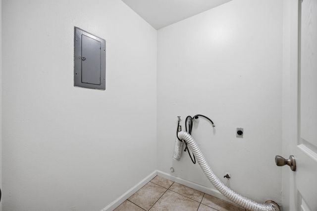 2532 W Chestnut Court, Visalia, CA 93277