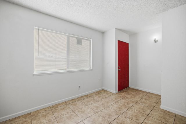 2532 W Chestnut Court, Visalia, CA 93277