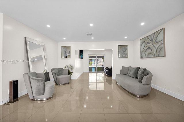 10715 SW 168th Ter, Miami, FL 33157