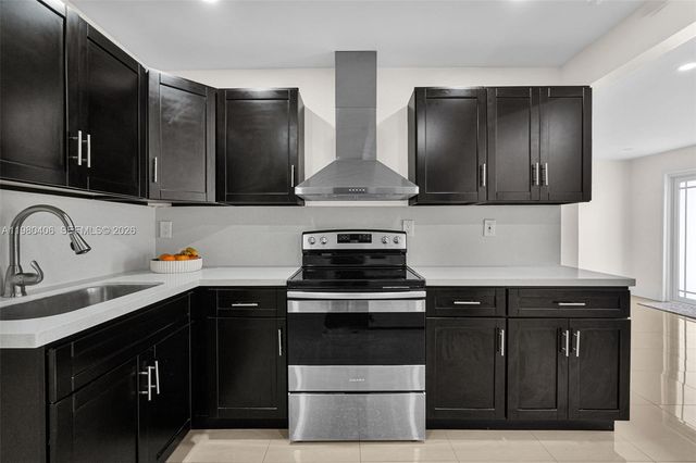 10715 SW 168th Ter, Miami, FL 33157