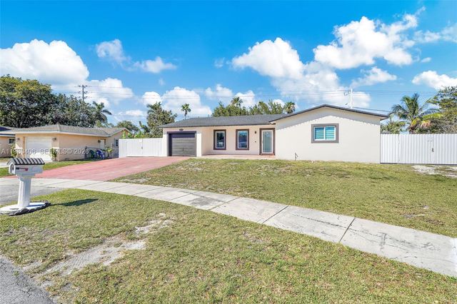 10715 SW 168th Ter, Miami, FL 33157