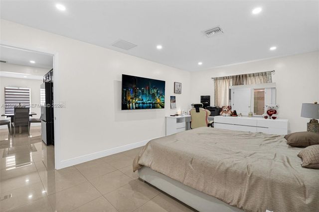 10715 SW 168th Ter, Miami, FL 33157