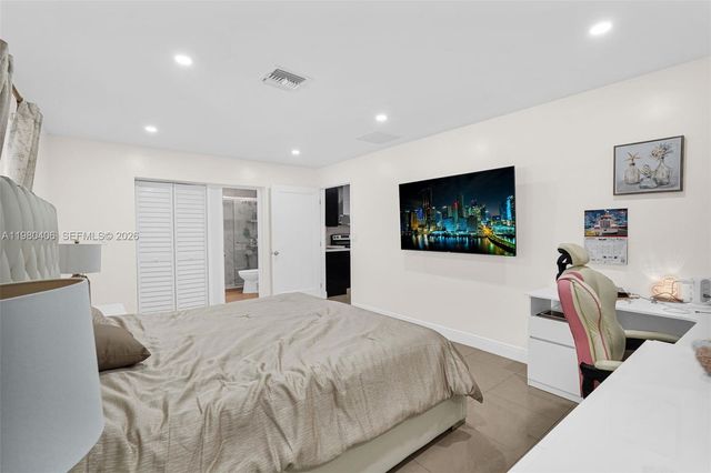 10715 SW 168th Ter, Miami, FL 33157