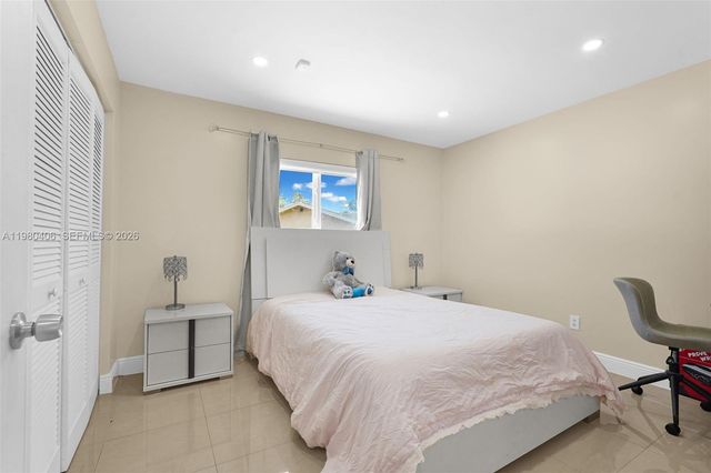 10715 SW 168th Ter, Miami, FL 33157