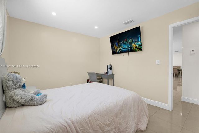 10715 SW 168th Ter, Miami, FL 33157