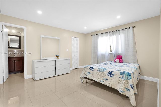 10715 SW 168th Ter, Miami, FL 33157