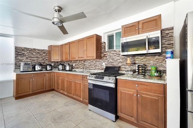 10715 SW 168th Ter, Miami, FL 33157