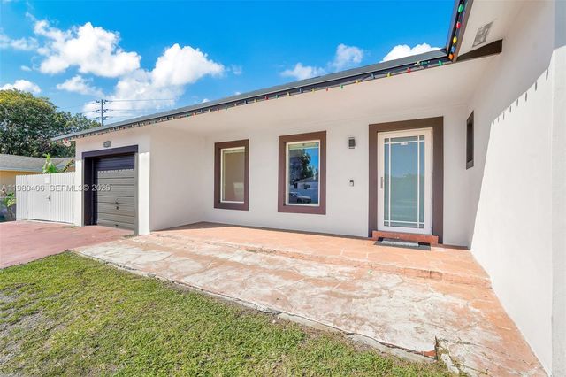 10715 SW 168th Ter, Miami, FL 33157