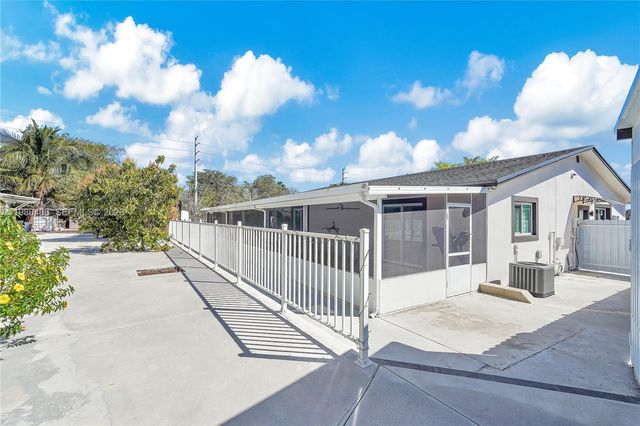 10715 SW 168th Ter, Miami, FL 33157